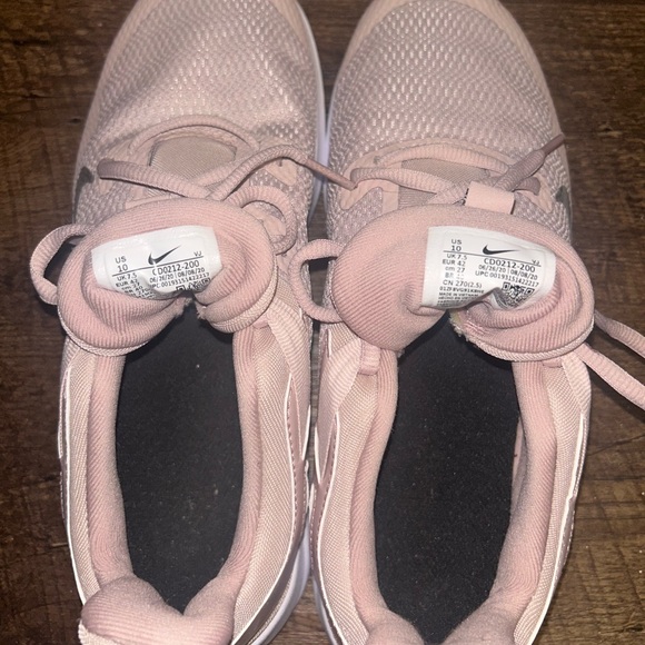 NEW women’s size 10 pink Nikes - Picture 4 of 5